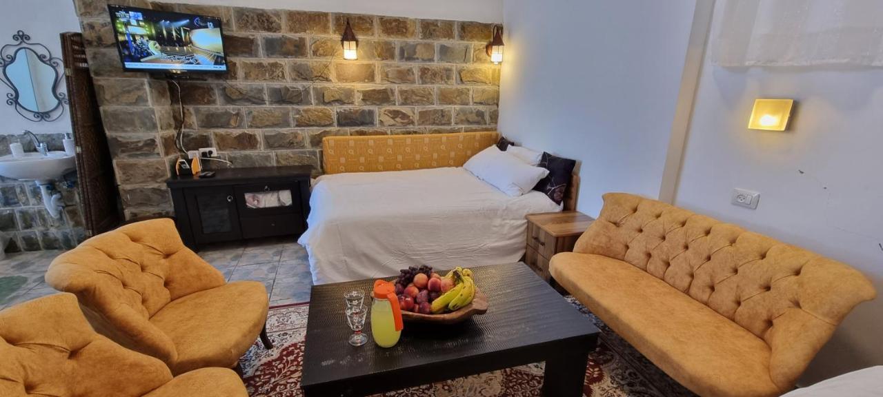 Sanabl Druze Hospitality Bed & Breakfast Ein Kinya Ngoại thất bức ảnh